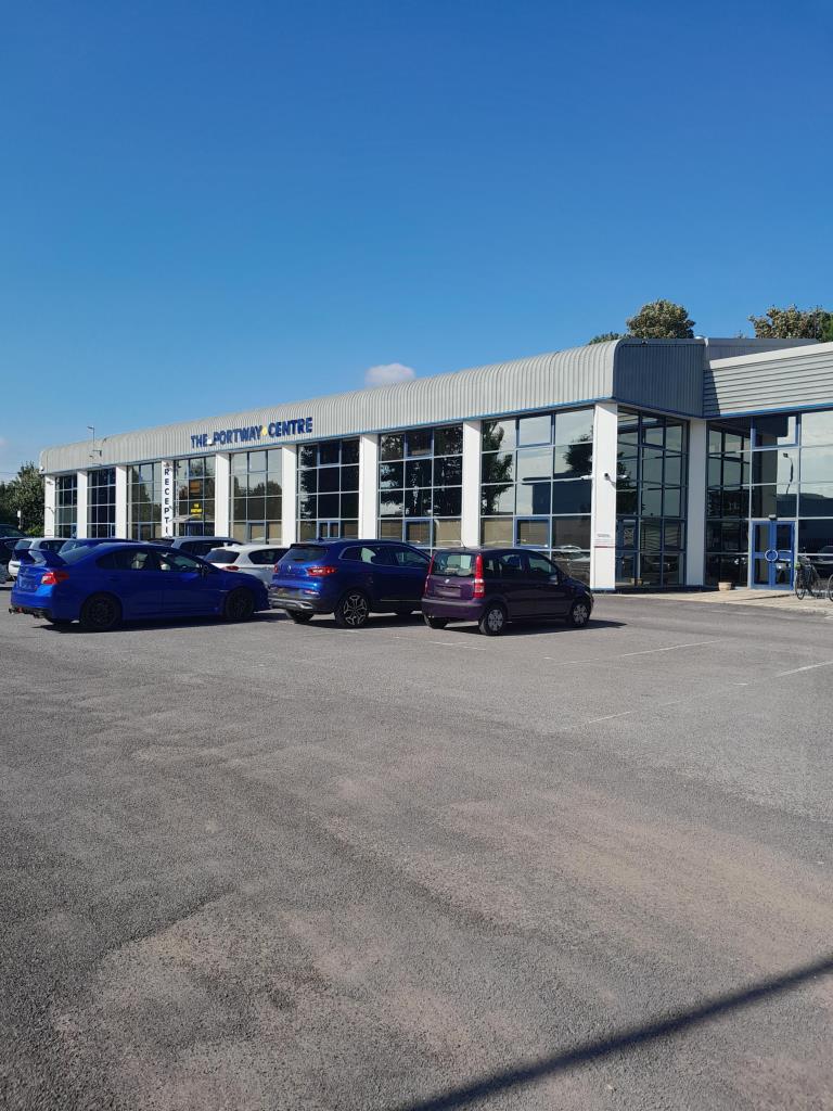 Lot: 69 - FREEHOLD MANAGED BUSINESS CENTRE - Car Park and Front Elevation